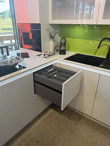 Ballerina Küche mit Dekton APL und hochwertigen Geräten