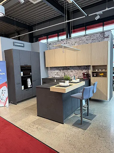 Moderne Nobilia Musterküche StoneArt – hochwertige Steinoptik trifft auf zeitloses Design.