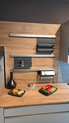 Moderne Küche mit hochwertigen Einbaugeräten