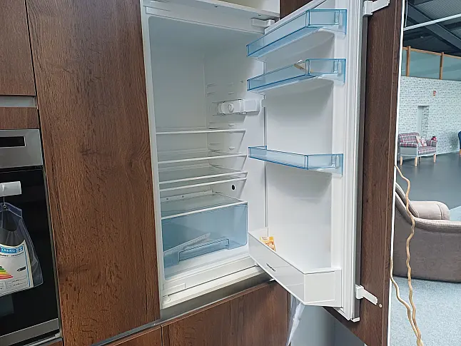 Moderne Grifflose Insel Küche von Häcker