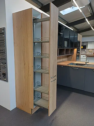 Moderne Zeitlose Küche mit großer Insel