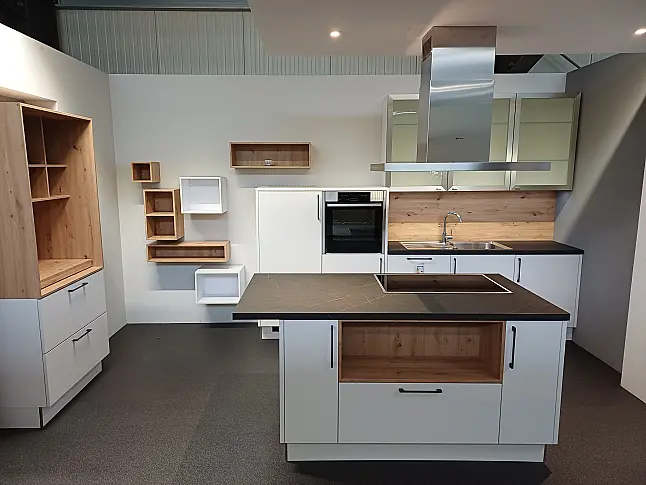 Moderne Zeitlose Küche von Häcker Loft C258 polarweiß Softlack