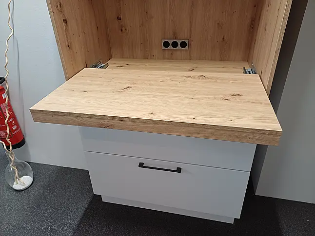 Moderne Zeitlose Küche von Häcker Loft C258 polarweiß Softlack
