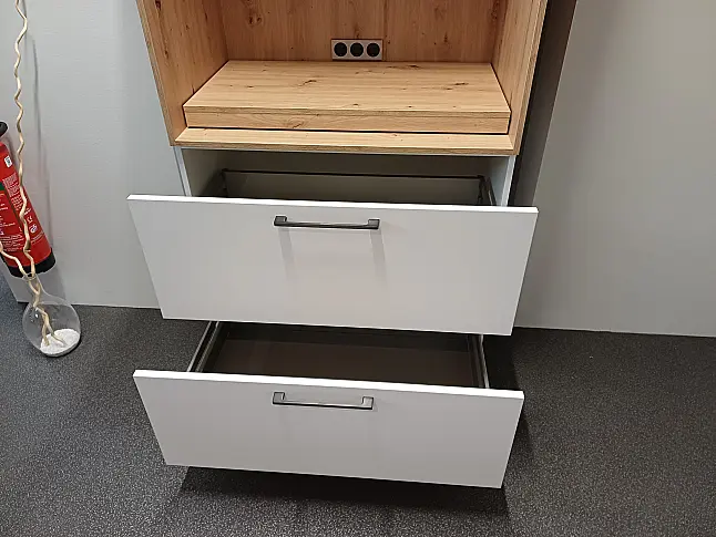 Moderne Zeitlose Küche von Häcker Loft C258 polarweiß Softlack