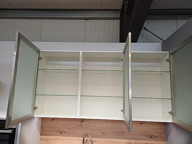 Moderne Zeitlose Küche von Häcker Loft C258 polarweiß Softlack