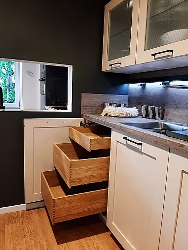 Esche Crema-magnolie Echtholz lackiert