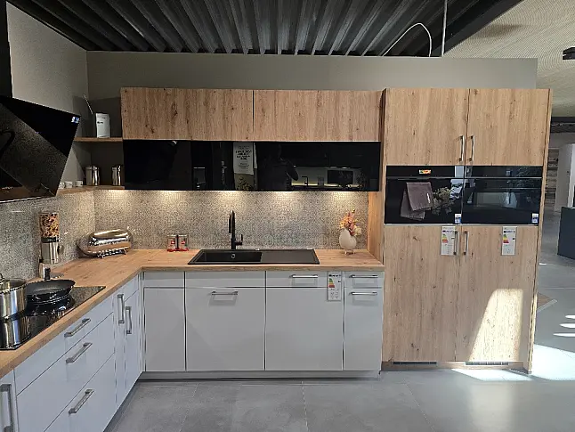 Pamploma 343 Moonlight grey  u. Sienna 149 Natural Oak