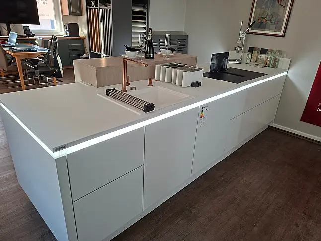 Exklusive Design-Ausstellungsküche | Nolte neo | Miele Geräte | sofort verfügbar