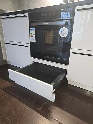 Moderne Hochglanzlack- Küche kristallweiß