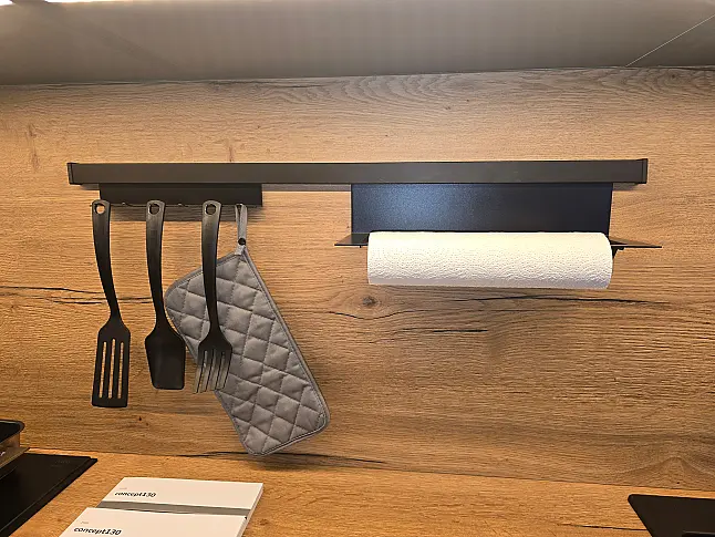 hochwertige Design- Küchenzeile und Alteiche natur Arbeitsplatte