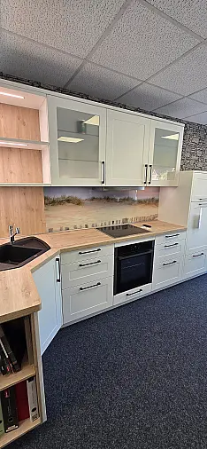 Häcker Musterküche Roma Kristallweiß inkl. Blanco &amp; LED