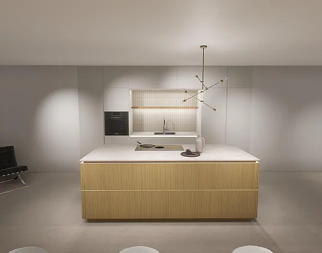 Luxusküche von Häcker inkl. Montage*. Funierte Rillenfront. Keramik von Neolith.
