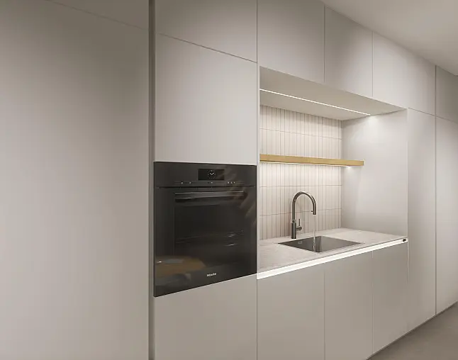 Luxusküche von Häcker inkl. Montage*. Funierte Rillenfront. Keramik von Neolith.