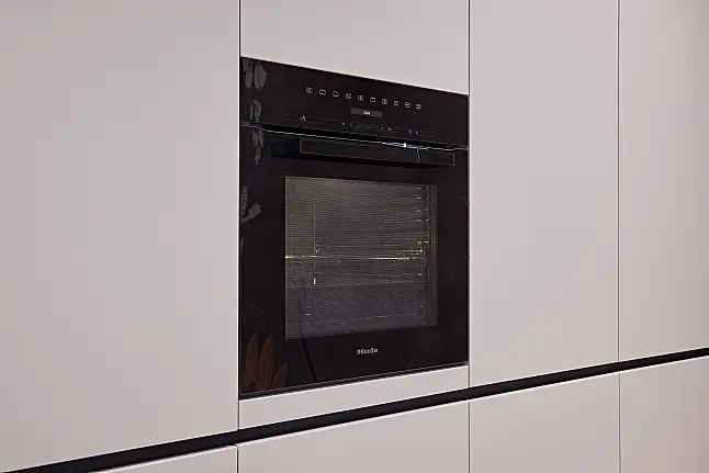 Häcker AV6000 in Satin Mattlack (D15)