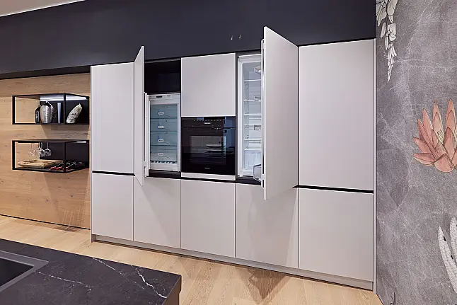 Häcker AV6000 in Satin Mattlack (D15)