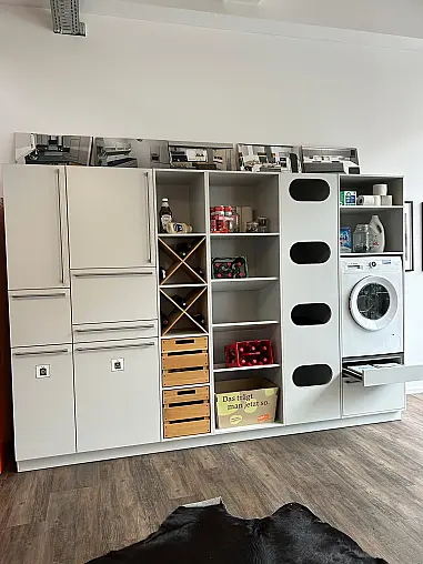 moderner Hauswirtschaftsraum