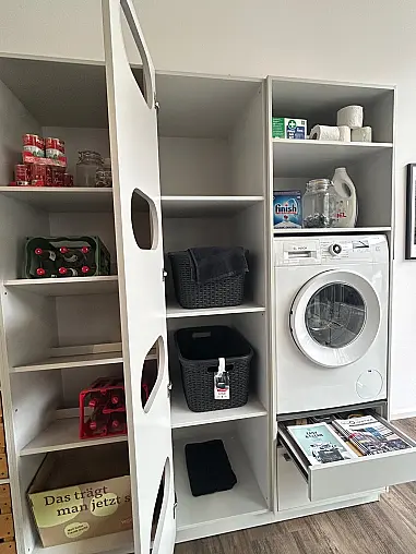 moderner Hauswirtschaftsraum