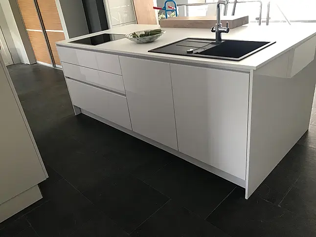 NOLTE MUSTERKÜCHE MATRIX 150 HOCHGLANZ LACK