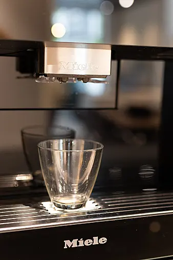 Eine hochwertige Inselküche mit High-End Miele Geräten