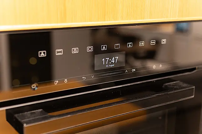 Eine hochwertige Inselküche mit High-End Miele Geräten