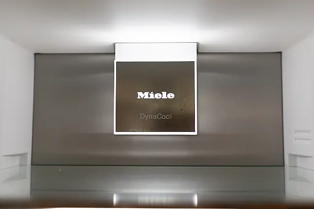 Eine hochwertige Inselküche mit High-End Miele Geräten