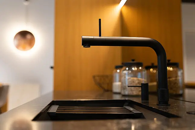 Eine hochwertige Inselküche mit High-End Miele Geräten