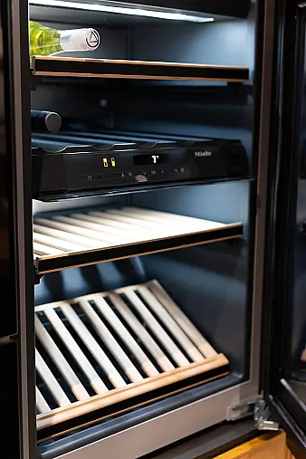 Eine hochwertige Inselküche mit High-End Miele Geräten