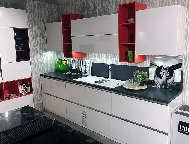 Inselküche Weiß Hochglanz exklusive Ausstattung mit Berbel Skyline Edge Deckenlifthaube
