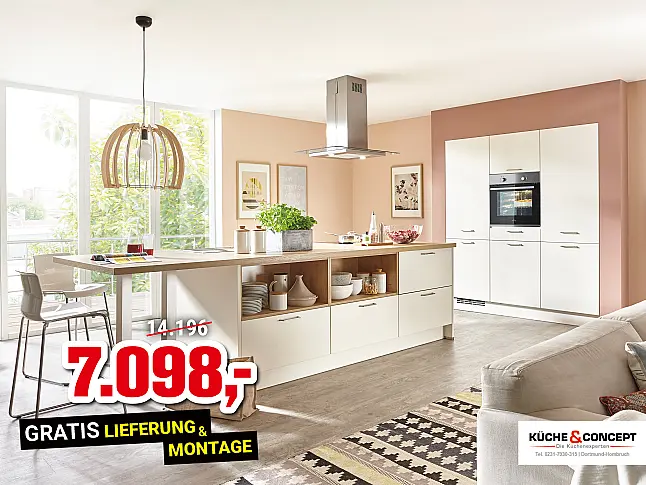 Moderne Küche mit Kochinsel und Theke