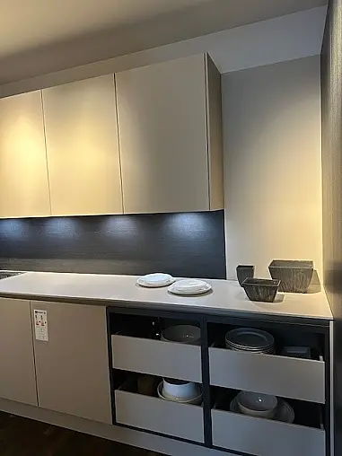 Küche mit Insel + Back Kitchen