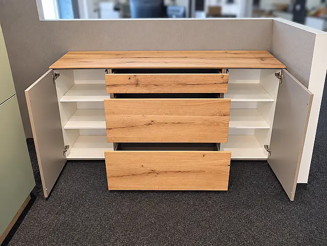 Elegantes, zeitloses Sideboard - Schubkastenschrank und Abdeckboden mit edlem Echtholzfurnier - Exklusives Messestück