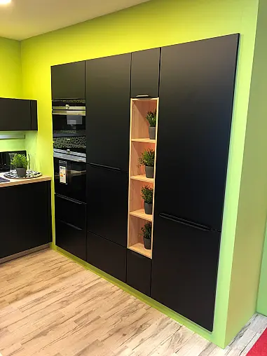 Einzigartige Designer-Ausstellungsküche in Schiefer Schwarz und Lime