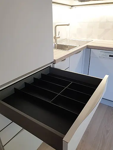 mit aufgesetzte Griffleiste