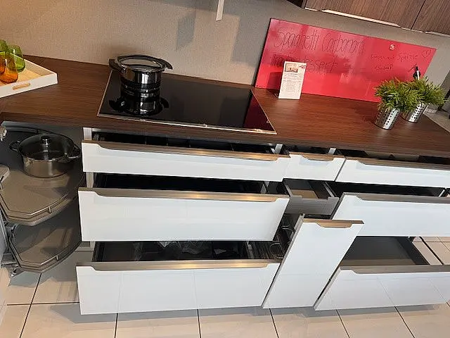 Moderne L-Küche