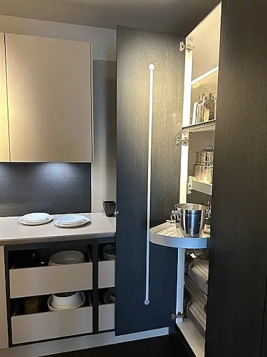 Küche mit Insel + Back Kitchen