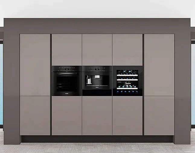 TOP-GERÄTEAUSSTATTUNG: Kombi-Dampfgarer mit Klimagaren und Bratautomatik, Kaffeeautomatik &amp; XXL-Geschirrspüler | Wärmeschublade | berbel Muldenlüfter + Induktion + permalyt und Kühlschrank mit Frische-Schubladen &amp; Gefrierer | 2-Zonen-Weinklimaschrank
