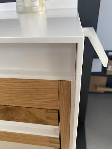 Corian Badunterschrank mit Spiegelschrank