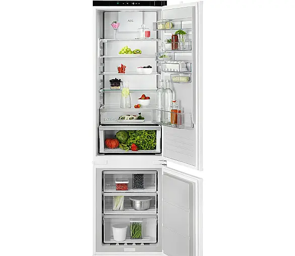 TOP-GERÄTEAUSSTATTUNG: Kombi-Dampfgarer mit Klimagaren und Bratautomatik, Kaffeeautomatik &amp; XXL-Geschirrspüler | Wärmeschublade | berbel Muldenlüfter + Induktion + permalyt und Kühlschrank mit Frische-Schubladen &amp; Gefrierer | 2-Zonen-Weinklimaschrank