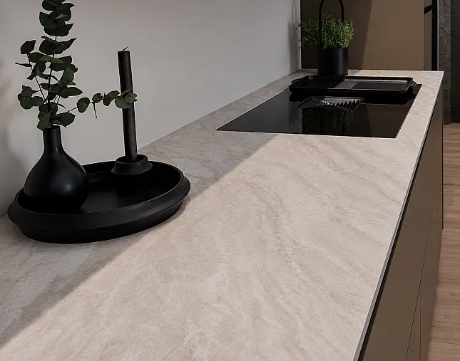 TOP-MIELE-GERÄTEAUSSTATTUNG mit Backofen, Dampfbackofen und Kaffeevollautomat! berbel Muldenlüfter mit permalyt-Filter &amp; Induktionskochfeld! Komfortabel höher platzierter Geschirrspüler! Weinklimaschrank &amp; großer Kühlschrank mit 4-Sterne-Gefrierfach!