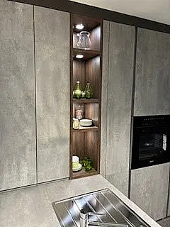 moderne L-Küche in Betonoptik grifflos