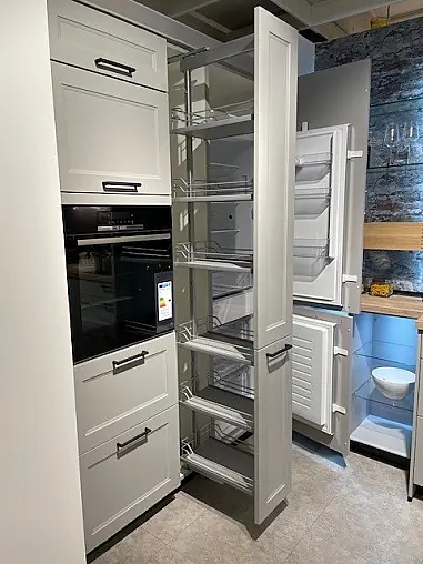 Landhausküche mit Stauraum