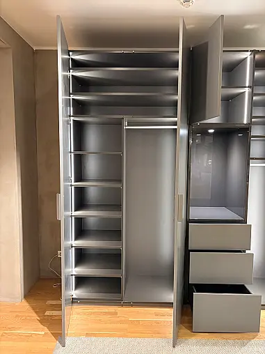 Garderobenschrank / LED Beleuchtung / B: 347 cm  H: 248 cm