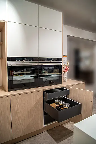Hochmoderne, stylische Musterküche