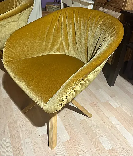 Bank + 4 Sessel in Samt