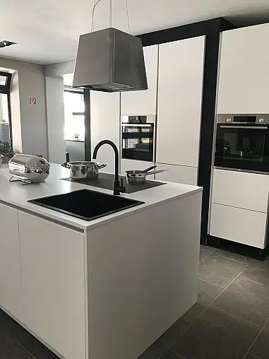 MUSTERKÜCHE WEISS SOFTLACK MATT