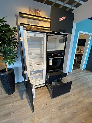 Koje 2 Nobilia Easy Touch Lacklaminat mit Junker Geräten