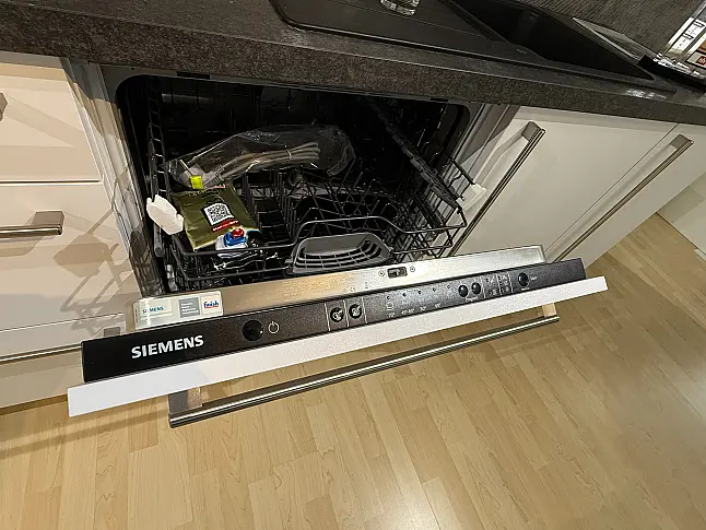 NOLTE Küche inkl. SIEMENS E-Geräte. Neue Einbauküche +Garantie