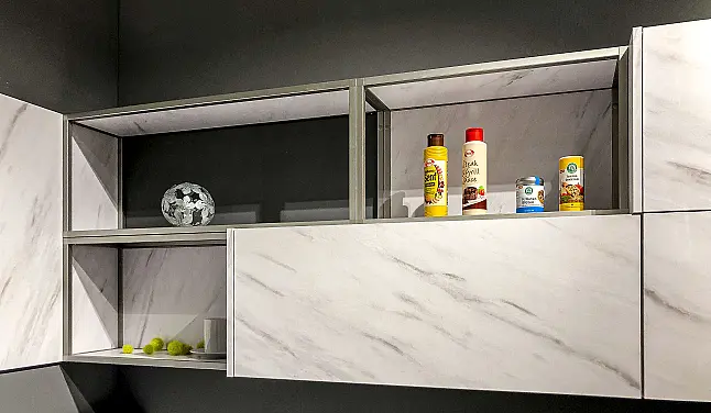 Klassische weiße Musterküche