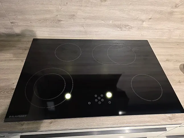 Häcker Küche Laser Brilliant Kaschmir Ausstellungsküche