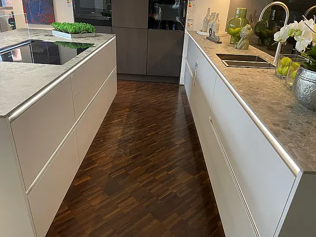 SieMatic SLX sterlinggrau glänzend